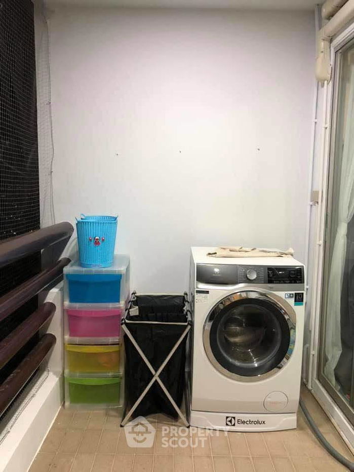 picture 1-BR Condo at Master View Executive Place Condominium near BTS Krung Thon Buri (ID 2354267) - 11/19