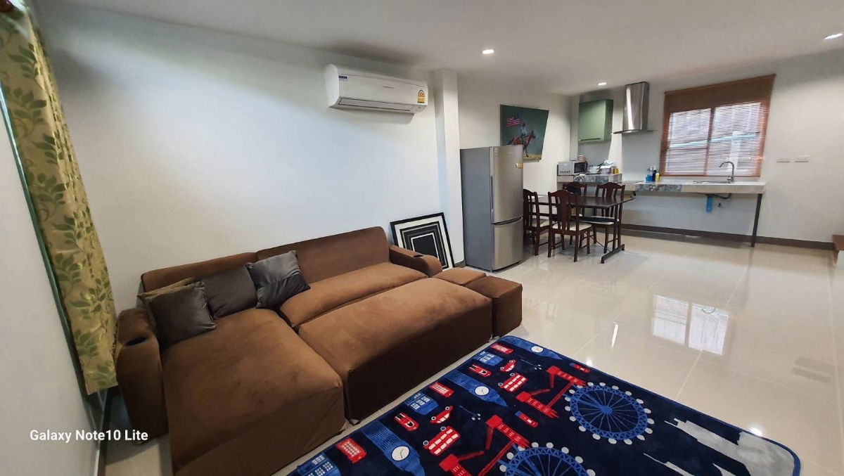 picture #R8526 🎉 301268 House for Rent, Sri Bearing Place - 9/20