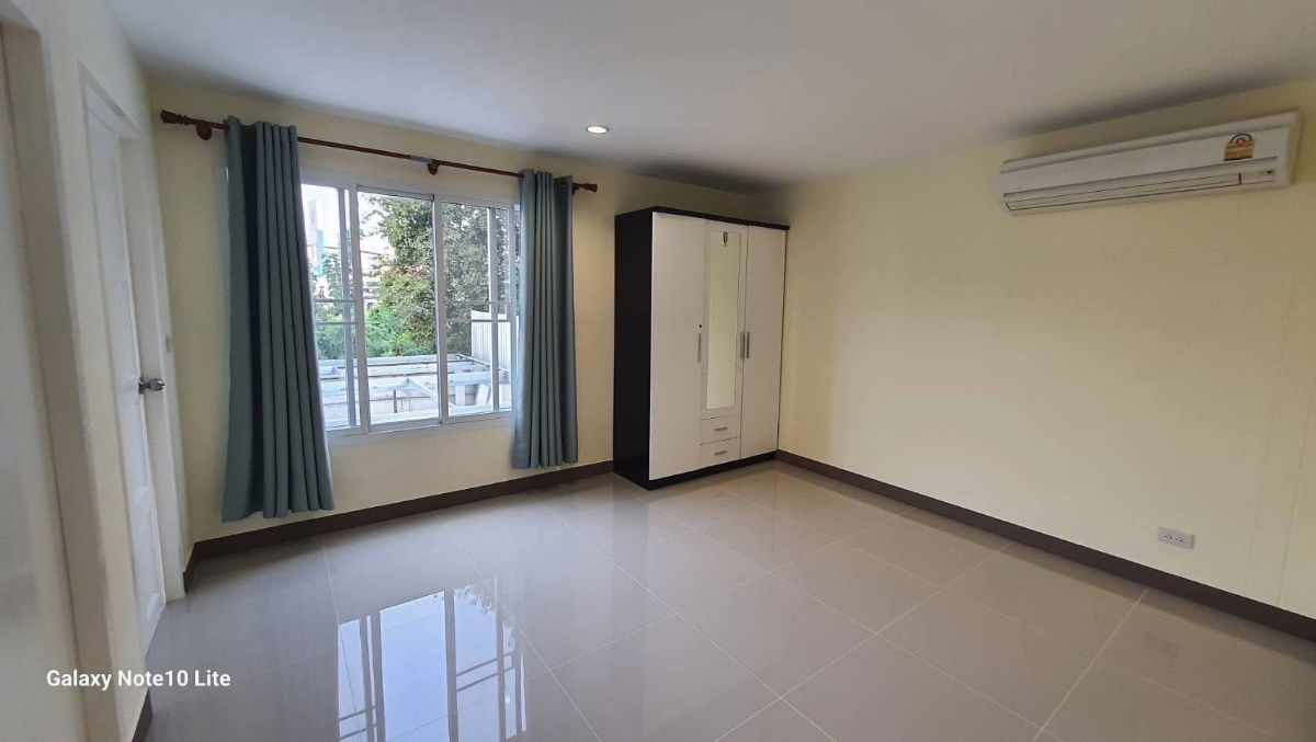 picture #R8526 🎉 301268 House for Rent, Sri Bearing Place - 15/20