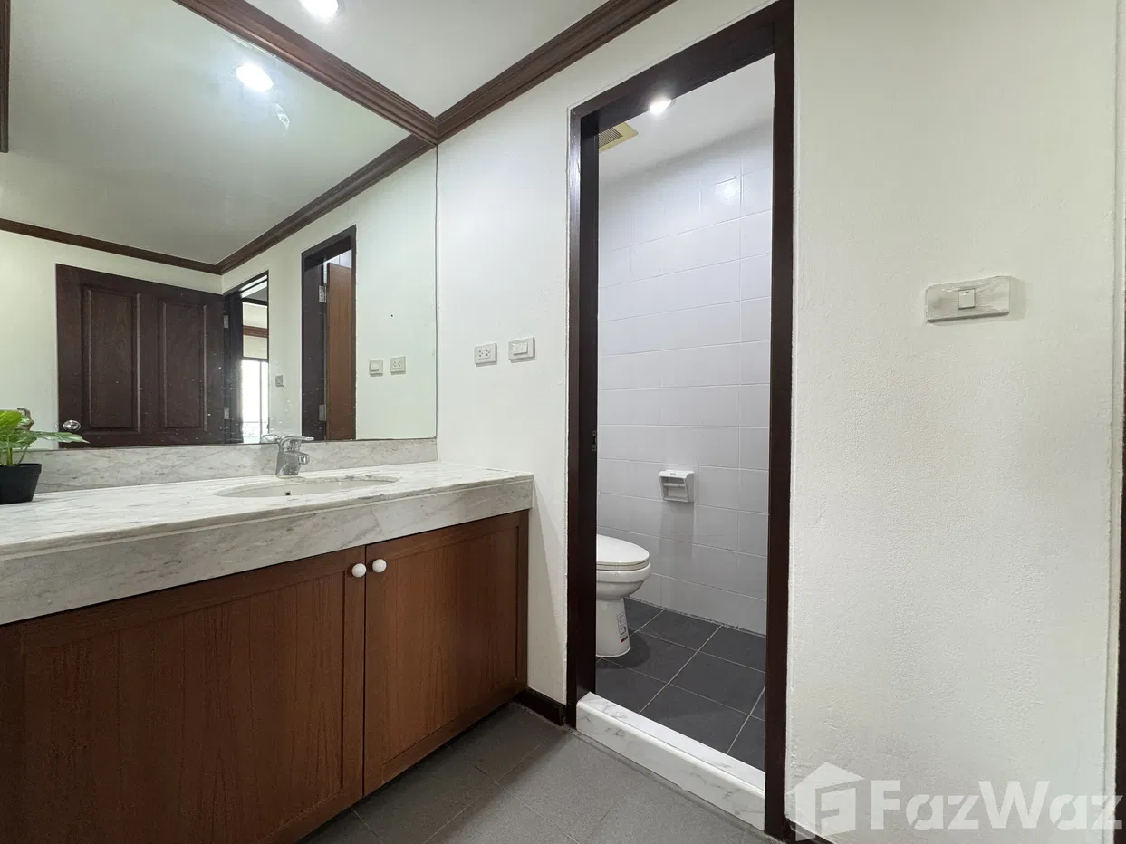 picture 3 bedroom 3 bathroom for sale at Elephant Tower 5938662 - 10/21