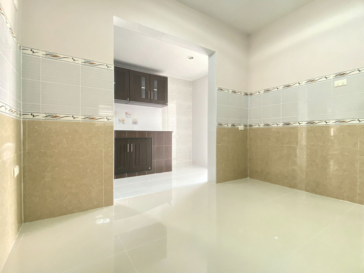 picture Selling house Baan Klang Suan 3.88 Million - 4/64