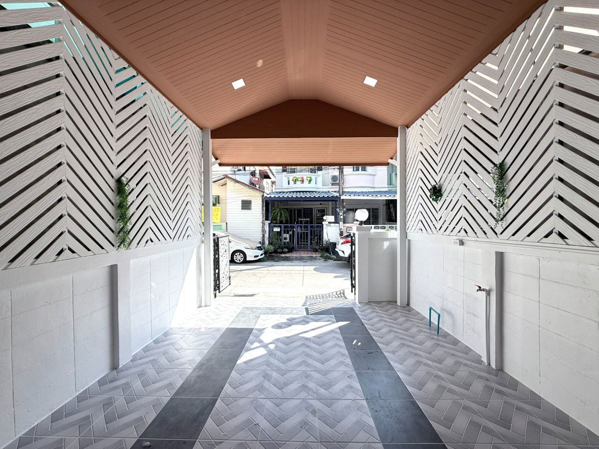 รูป ทาวน์เฮ้าส์รีโนเวทใหม่ ทำเลดี หมู่บ้าน มารวย ซอยร่มเกล้า 44 ใกล้แอร์พอร์ทลิงค์ สุวรรณภูมิ รามคำแหง คลองสามประเวศ ลาดกระบัง - รูปที่ 3/22