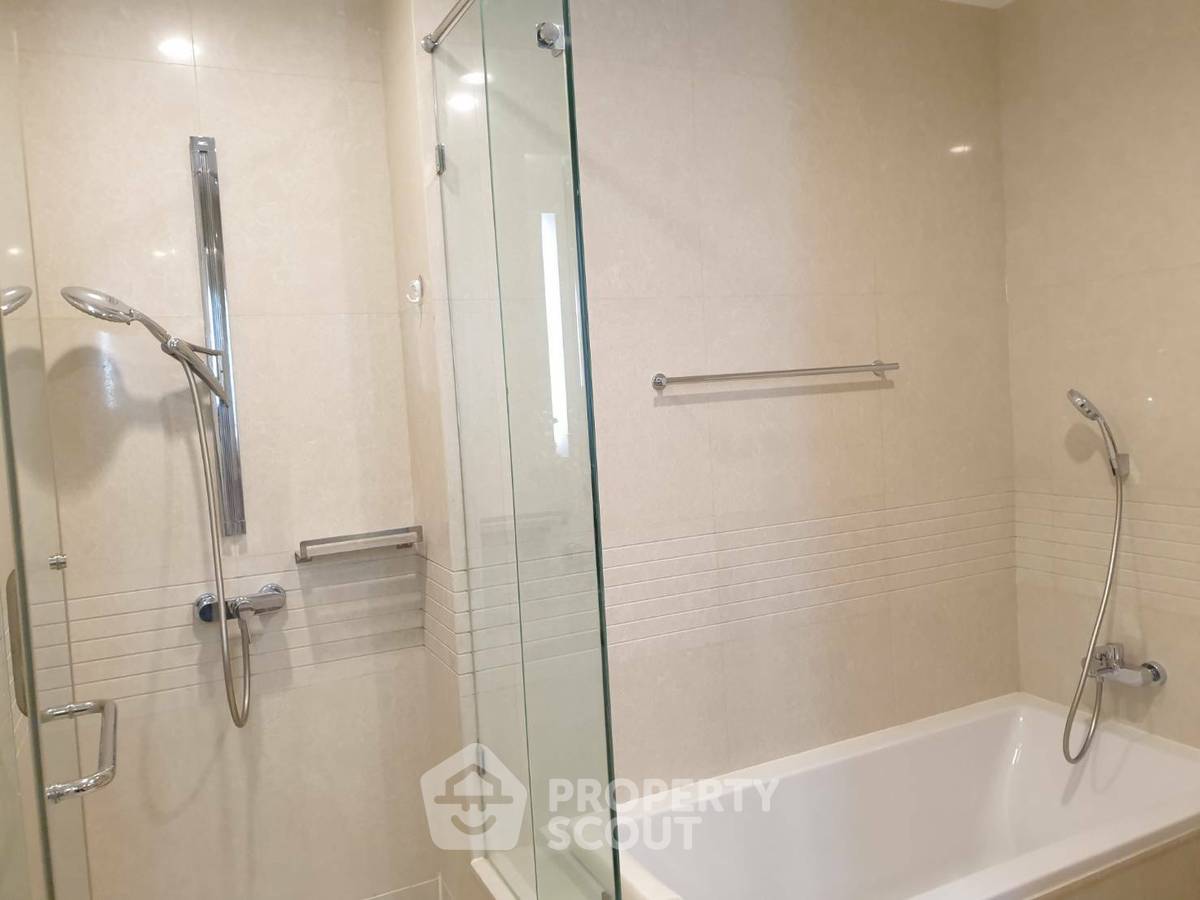 picture 2-BR Condo at Q Langsuan near BTS Ratchadamri (ID 1046395) - 7/13