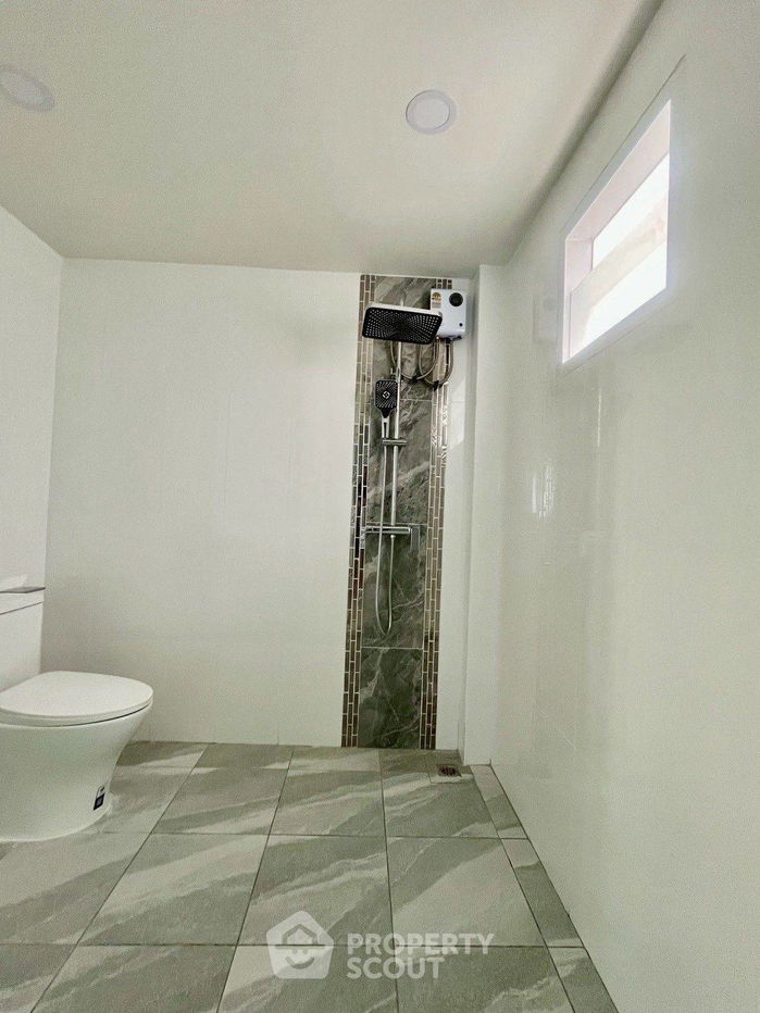 picture 3-BR Villa close to East Pattaya (ID 2514118) - 10/18