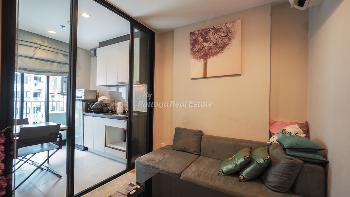 picture Foreigner Name - 1 Bedroom Condo for sale in The Base Central Pattaya BASE47 - 1/17