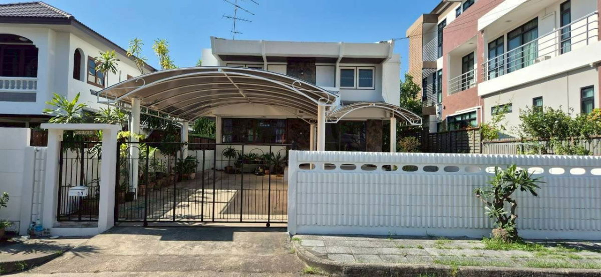 รูป HR3128ให้เช่าบ้านเดี่ยว หมู่บ้านเมืองทอง 2/2 พัฒนาการ 61 พื้นที่กว้าง 80 ตร.ว. ทำเลดี เดินทางสะดวก พร้อมเข้าอยู่ได้ทันที - รูปที่ 1/4