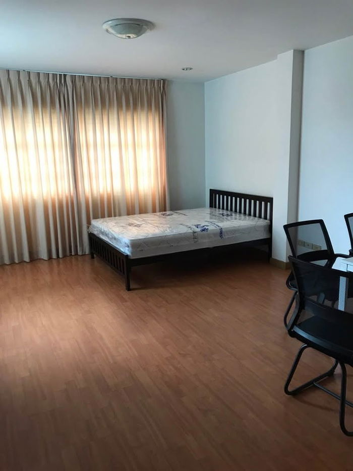 รูป HR3125ให้เช่าบ้านเดี่ยว 3 ชั้น ทำเลใจกลางห้วยขวาง - ประชาราษฎร์บำเพ็ญ  ติดถนนหลัก เดินทางสะดวกสบาย  - รูปที่ 3/6