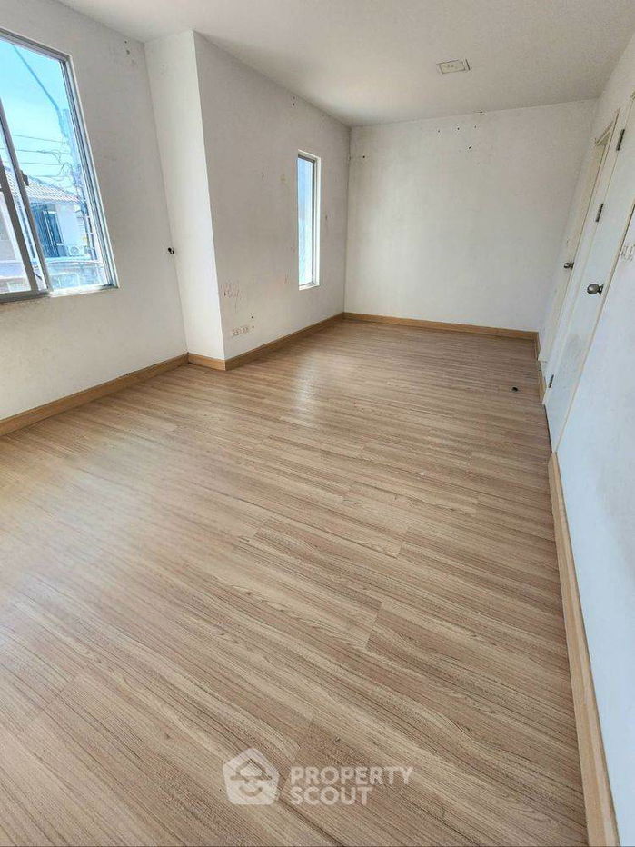 รูป ทาวน์เฮ้าส์ 3-ห้องนอน ใน ท่าแร้ง (ID 2513605) - รูปที่ 6/14