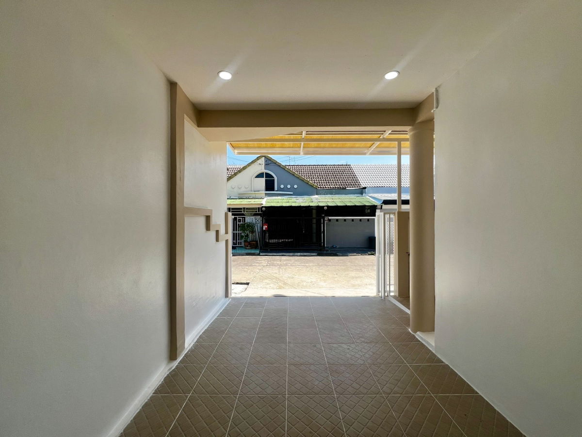 รูป ขายทาวน์เฮ้าส์ชั้นเดียว หมู่บ้านร่มเงาไม้ วัดลาดปลาดุก แต่งใหม่พร้อมอยู่ ฟรีเฟอร์ฯ และโอน รีโนเวทใหม่ 3 นอน 2 น้ำ หมู่บ้านร่มเงาไม้ เพียง 1.35 ล้าน - รูปที่ 3/18