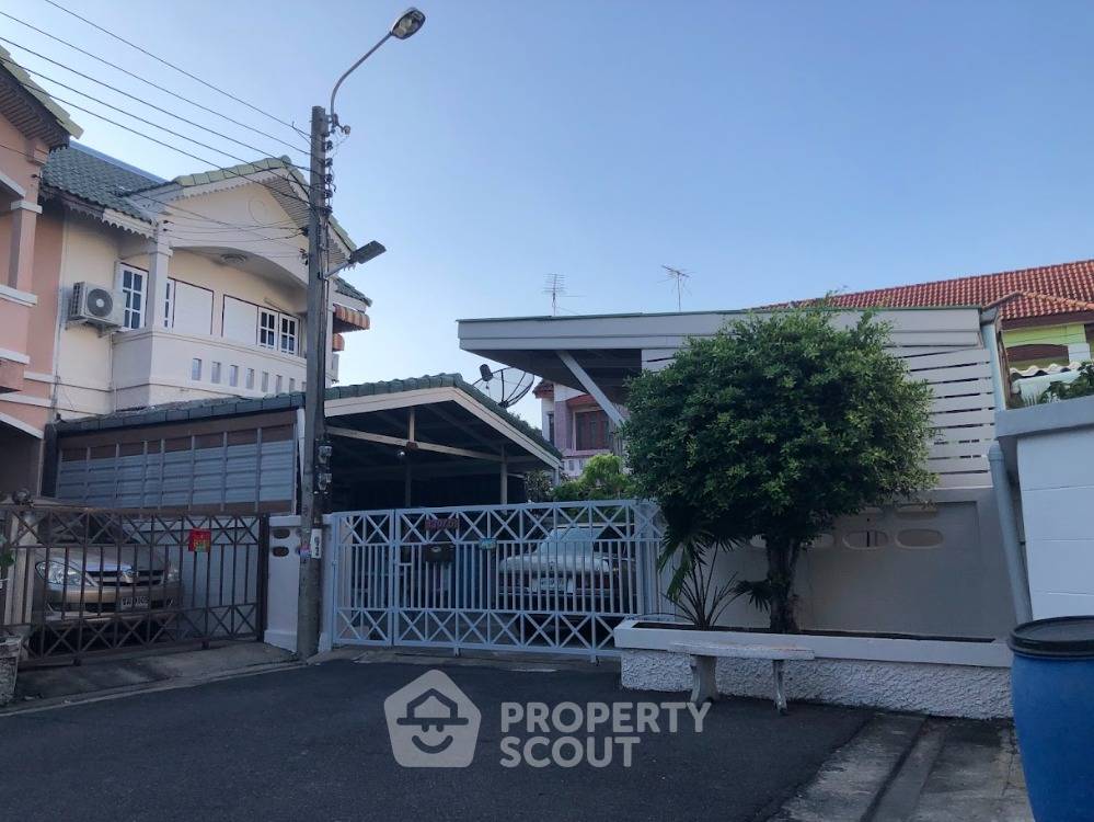 รูป ทาวน์เฮ้าส์ 3-ห้องนอน ใน บางรักพัฒนา (ID 1982746) - รูปที่ 4/5