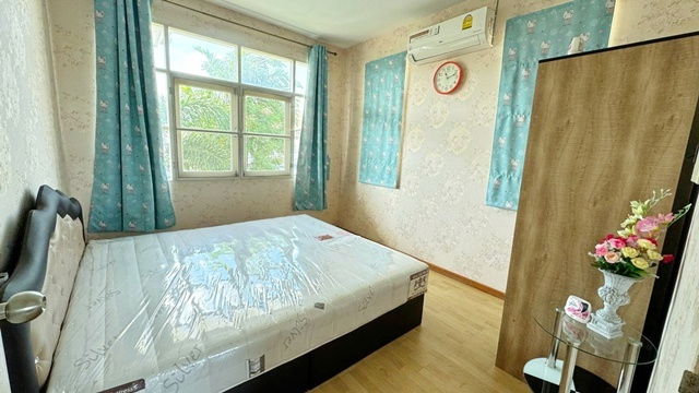 รูป เพลินนารี่ มอลล์ 1.3 กม. เช่าบ้านเดี่ยว 2 ชั้นสวย ตลาดถนอมมิตร 1กม. พร้อมเฟอร์ฯ 60ตร.วา. 240ตร.ม 3นอน 3 น้ำ - รูปที่ 4/8