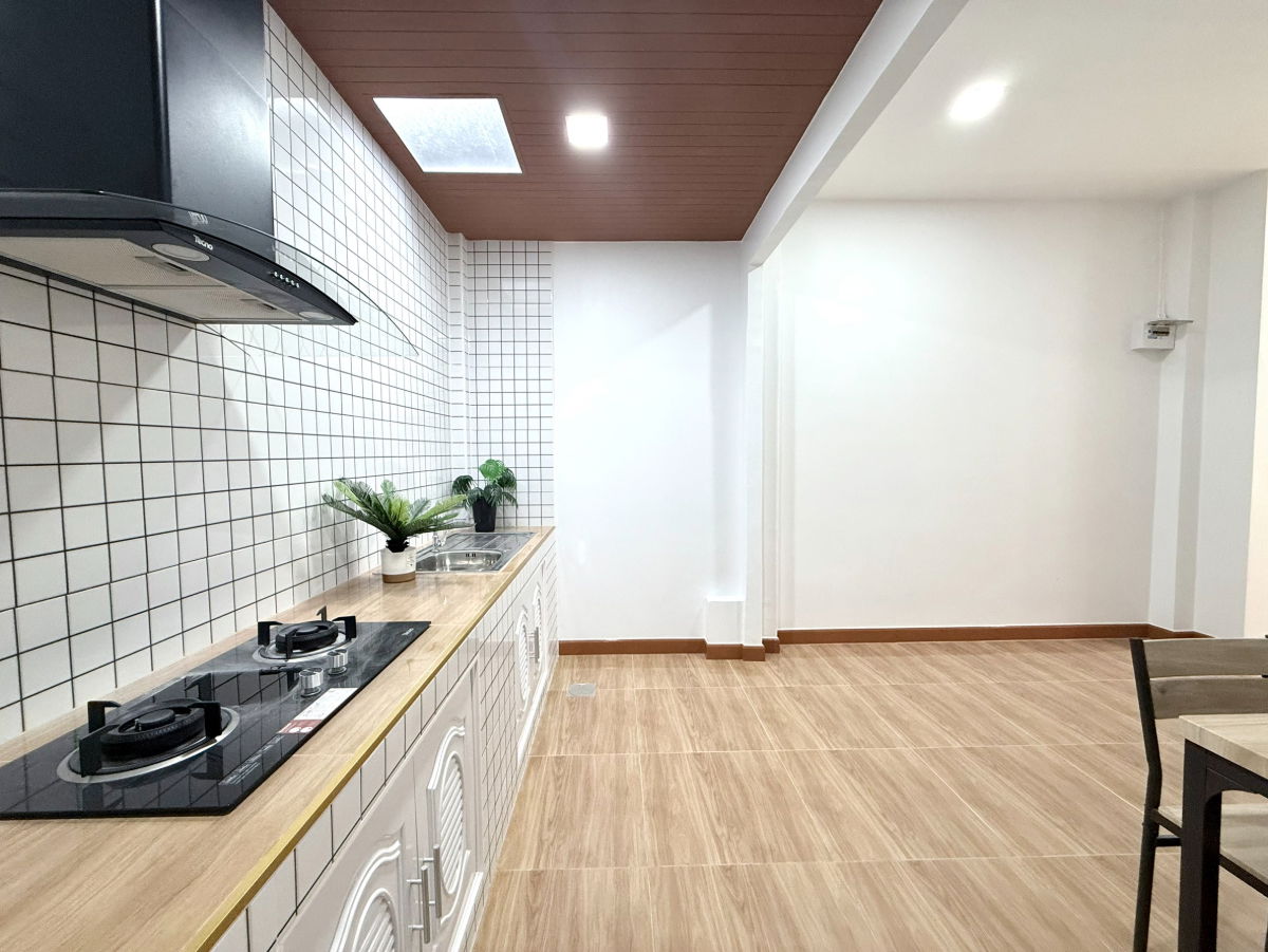 รูป ทาวน์เฮ้าส์รีโนเวทใหม่ ทำเลดี หมู่บ้าน มารวย ซอยร่มเกล้า 44 ใกล้แอร์พอร์ทลิงค์ สุวรรณภูมิ รามคำแหง คลองสามประเวศ ลาดกระบัง - รูปที่ 11/22