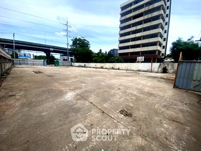 Land for rent : 800 m² Land for Rent in Chomphon (ID 1906507)