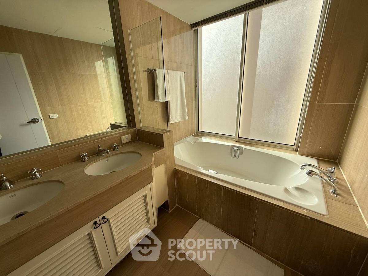picture 2-BR Condo at Langsuan Ville near BTS Ratchadamri (ID 2513603) - 10/22