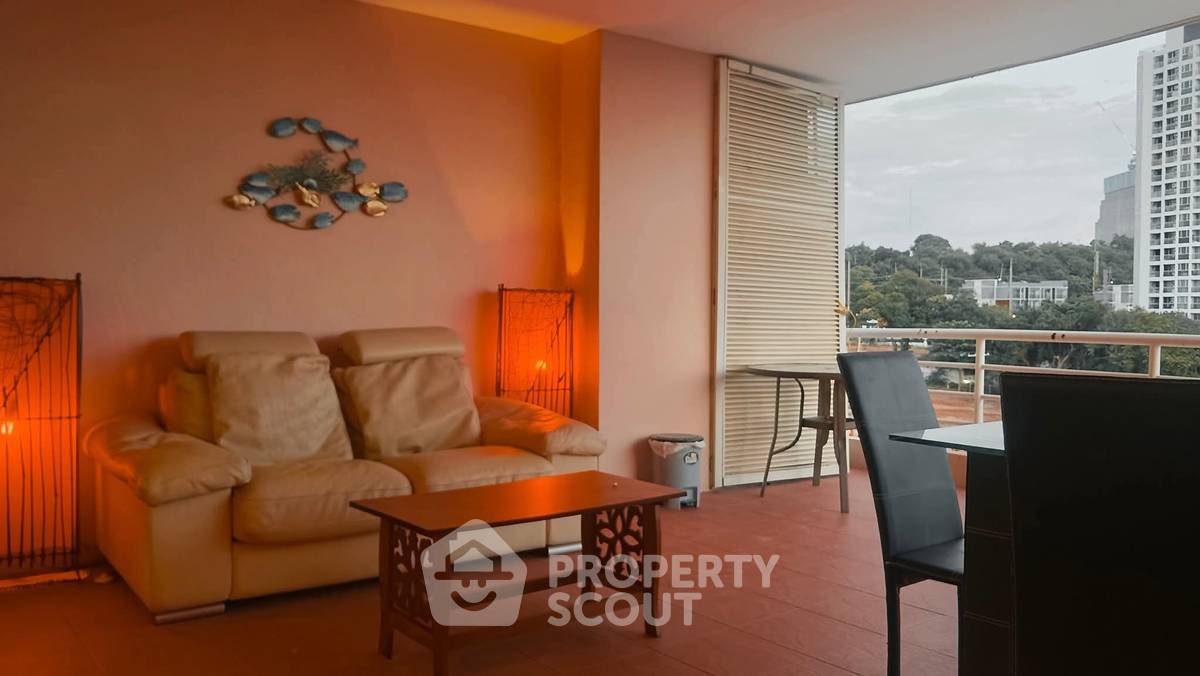 รูป คอนโด 3-ห้องนอน ที่ เอคเซคคิวทิฟ เรสซิเดนซ์ 4 ใกล้ ถนนพระตำหนัก พัทยา (ID 2418833) - รูปที่ 7/28