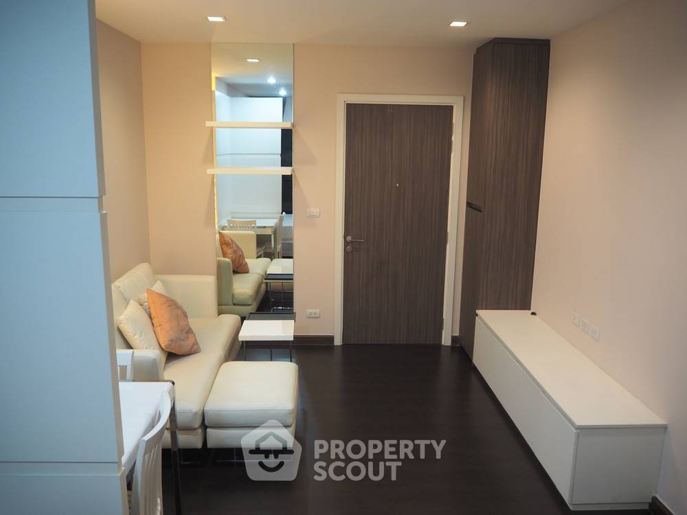 picture 1-BR Condo at Urbano Absolute near BTS Krung Thon Buri (ID 336313) - 3/6