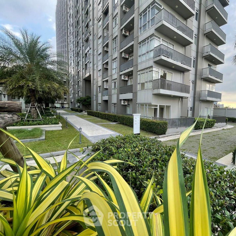 picture 2-BR Condo at Manor Sanambinnam near MRT Phra Nang Klao Bridge (ID 977579) - 12/14