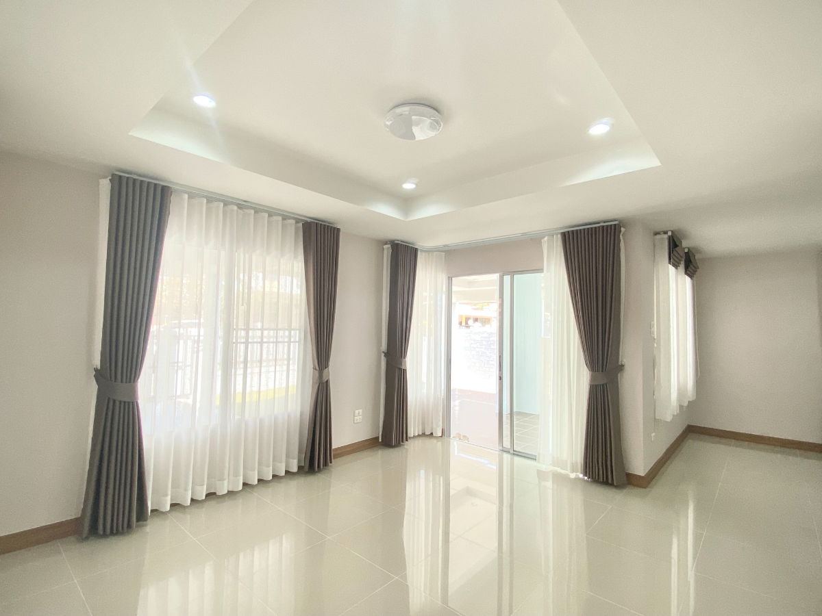 picture Selling house Baan Klang Suan 3.88 Million - 33/64