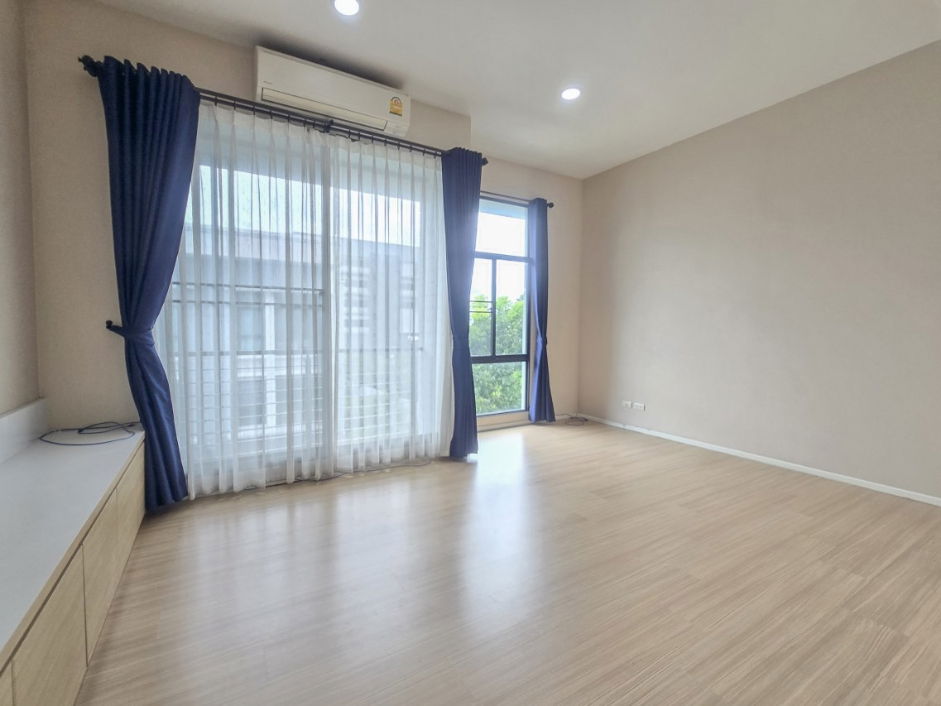 รูป ขายทาวน์โฮม 3 ชั้นมือสองนนทบุรี โครงการ บ้านกลางเมือง รัตนาธิเบศร์ (Baan Klang Muang Rattanathibet) เนื้อที่ 18.1 ตร.ว. - รูปที่ 8/14