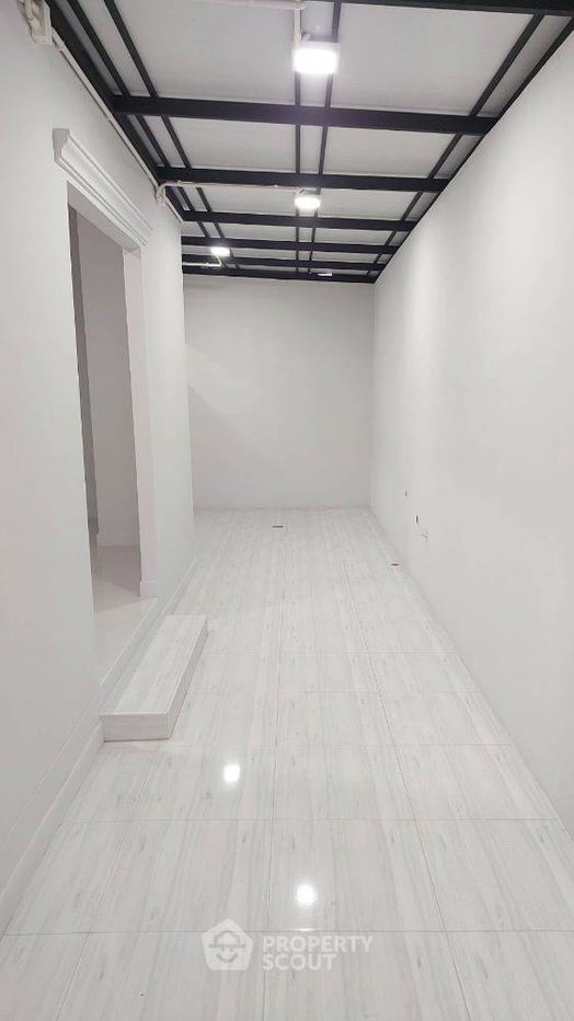 picture 2-BR Semi-detached House in Si Racha (ID 1481759) - 4/11