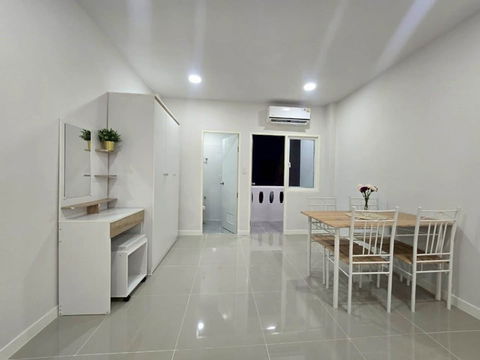 (19948) 101 Mansion condominium