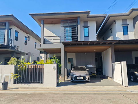 Semi-detached house, Phumchanok Village, Phutthamonthon Sai 4–5