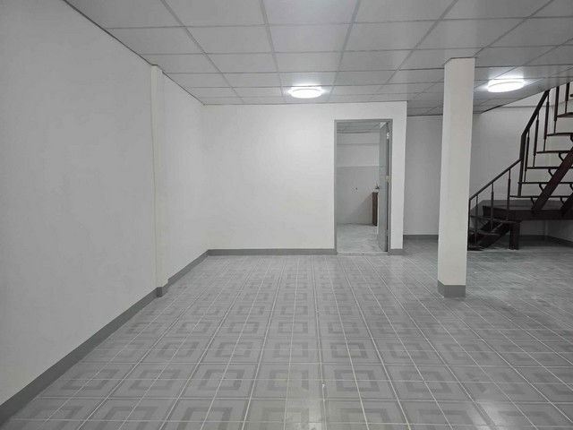 picture Town House For Rent Huai Khwang Bangkok - 3/8