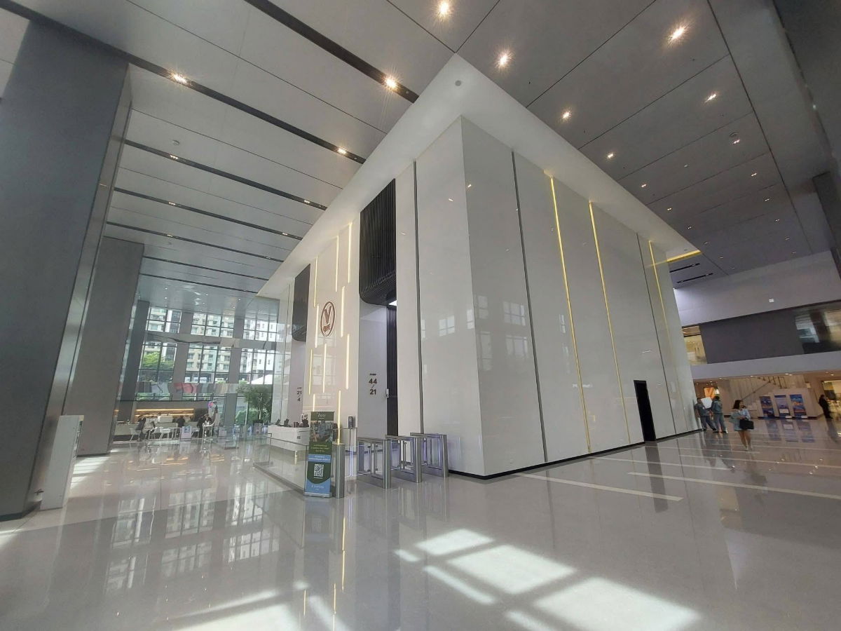 รูป วี.วรรณ ทาวเวอร์ สำนักงานให้เช่า ติดถนนพระราม 9 ใกล้รถไฟฟ้าสายสีส้ม MRTA สถานี รฟม. เริ่ม 88 ตร.ม. ค่าเช่า 63,360 บาท/เดือน - รูปที่ 8/13