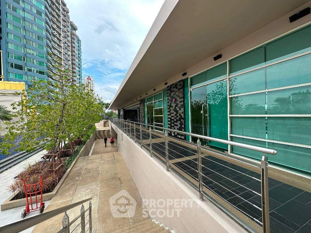 picture 4-BR Condo at Watermark Chaophraya near BTS Krung Thon Buri (ID 2341132) - 17/23