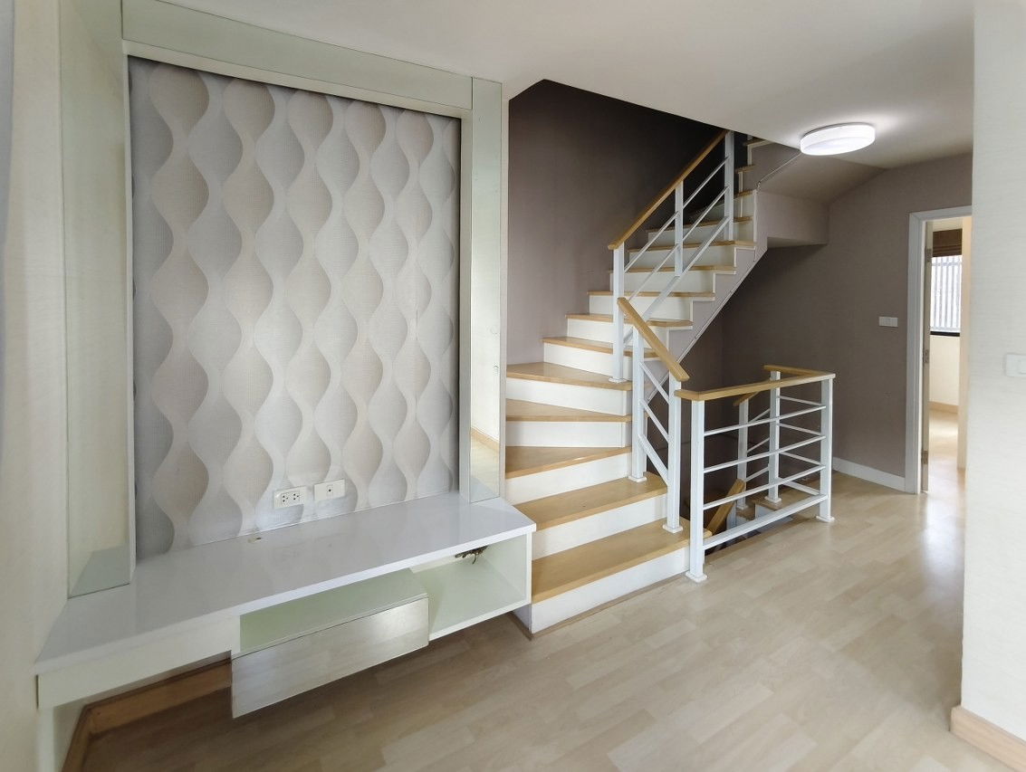 รูป ขายทาวน์โฮมมือสองนนทบุรี โครงการ เดอะคอนเนคอัพ3 รัตนาธิเบศร์17 (The Connect Up 3 Rattanathibet 17) หลังมุม ใกล้รถไฟฟ้าสายสีม่วงสถานี แยกนนทบุรี 1  - รูปที่ 9/15