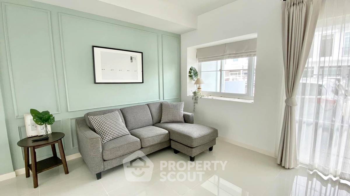 picture 3-BR Townhouse at Indy 2 Bangna-Ramkhamhaeng 2 in Dokmai (ID 2515549) - 2/15