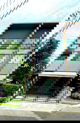 Townhouses for rent Saphan Sung : 3-Story Corner Unit Townhome for Rent: Baan Klang Muang Rama 9-Krungthep Kreetha