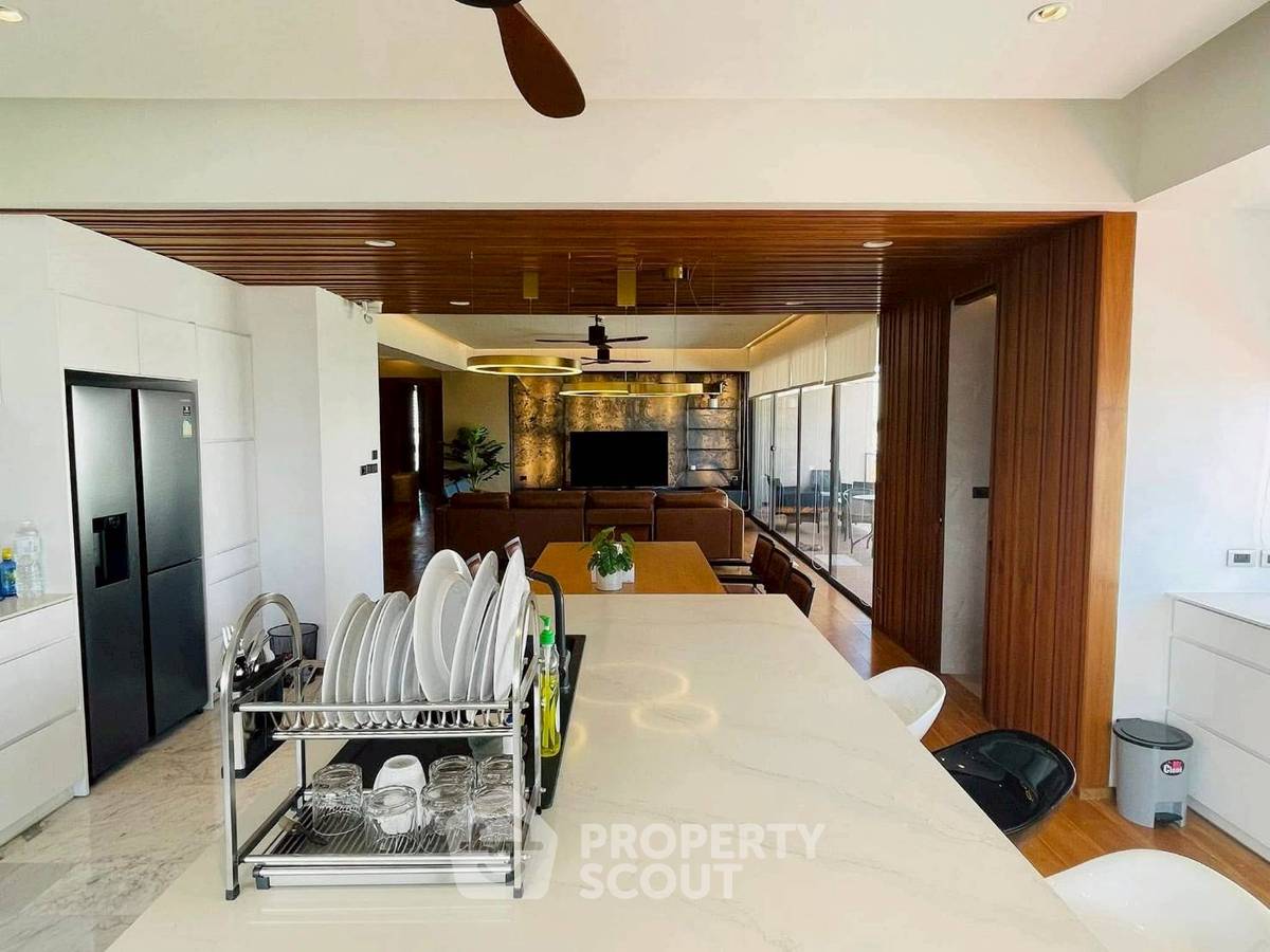 picture 4-BR Condo at Phatsana Garden near BTS Ekkamai (ID 2515391) - 8/17