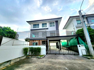 บ้านเดี่ยว ม.ราชพฤกษ์ : ขายบ้านเดี่ยวมือสองนนทบุรี โครงการ คาซ่าพรีเมี่ยม ราชพฤกษ์-พระราม5 (Casa Premium Ratchaphruek-Rama 5) หลังมุม ใกล้รถไฟฟ้าสถานีบางพลู