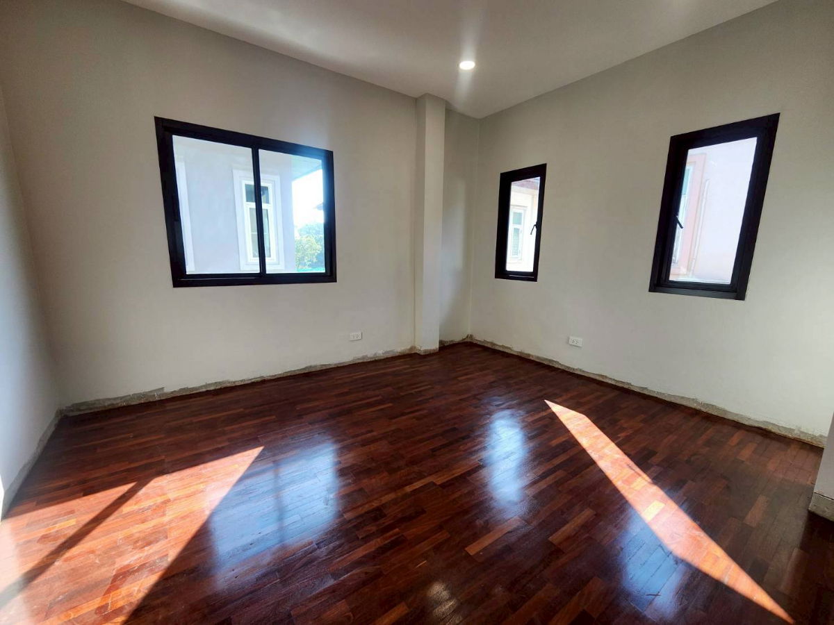 รูป บ้านเดี่ยวมือสองตกแต่งใหม่ โครงการ ธนาสิริ รัตนาธิเบศร์ (Thanasiri Rattanathibet) เนื้อที่ 54.40 ตร.ว. ใกล้รถไฟฟ้าสายสีม่วงสถานีบางพลู - รูปที่ 16/19