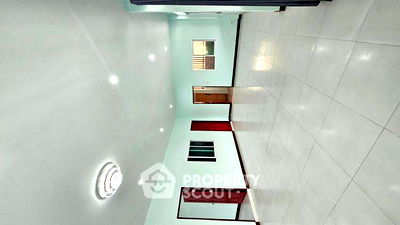 Houses for sale Chonburi : 2-BR House in Ban Bueng (ID 2515751)