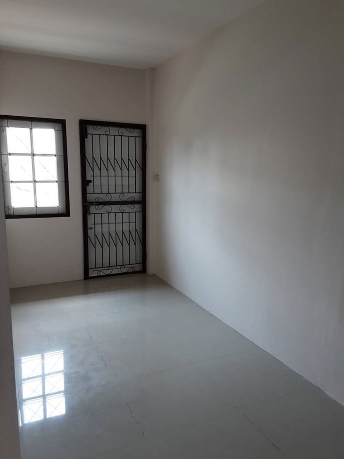 รูป ทาวเฮาสน์2ชั้น ใจกลางเมืองระยอง ติดหน้าถนนสุขุมวิท 2ห้องนอน 2ห้องนั้า - รูปที่ 10/11