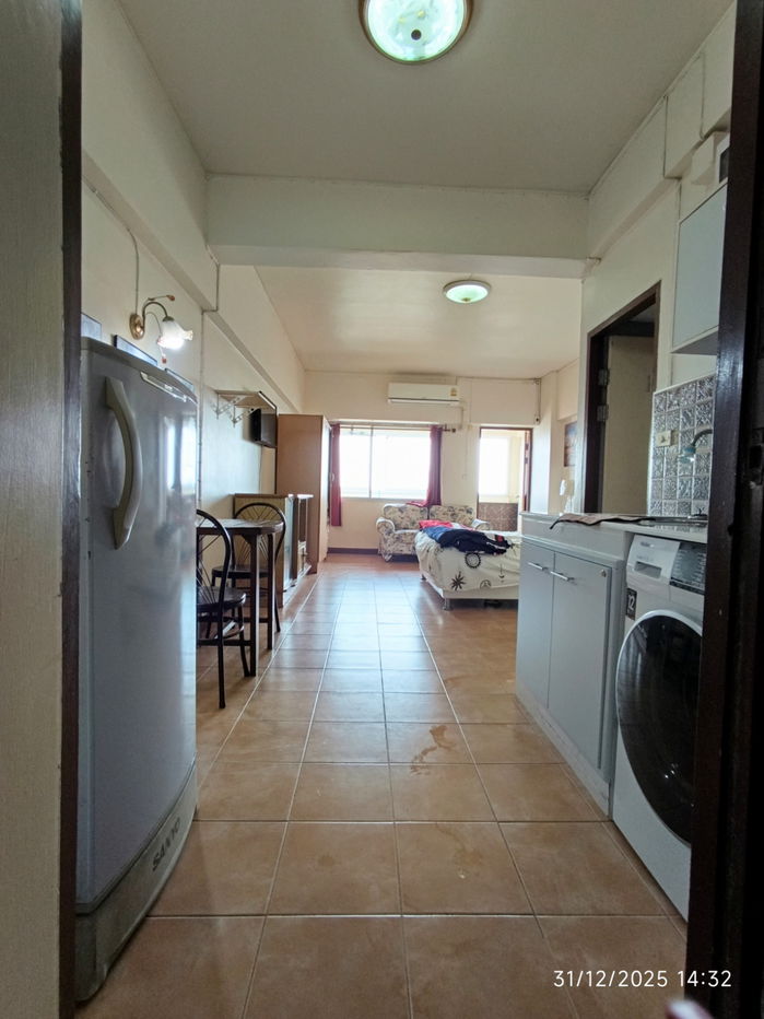 picture Condo south Pattaya with furnitures - 10/13