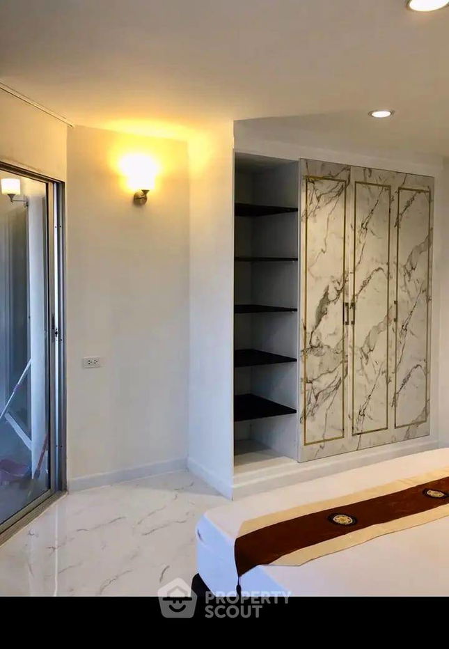 picture 2-BR Condo at The Waterford Diamond Tower Sukhumvit near BTS Phrom Phong (ID 1801856) - 3/21