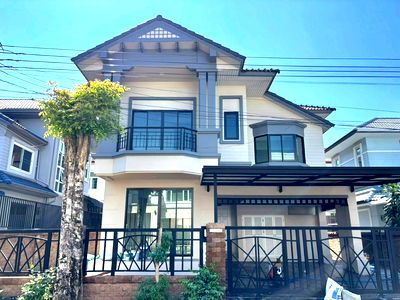 Houses for sale MRT Bang Rak Yai : Renovated second-hand detached house in Thanasiri Rattanathibet project, 54.40 sq.w. plot size, near Bang Phlu MRT station (Purple Line).