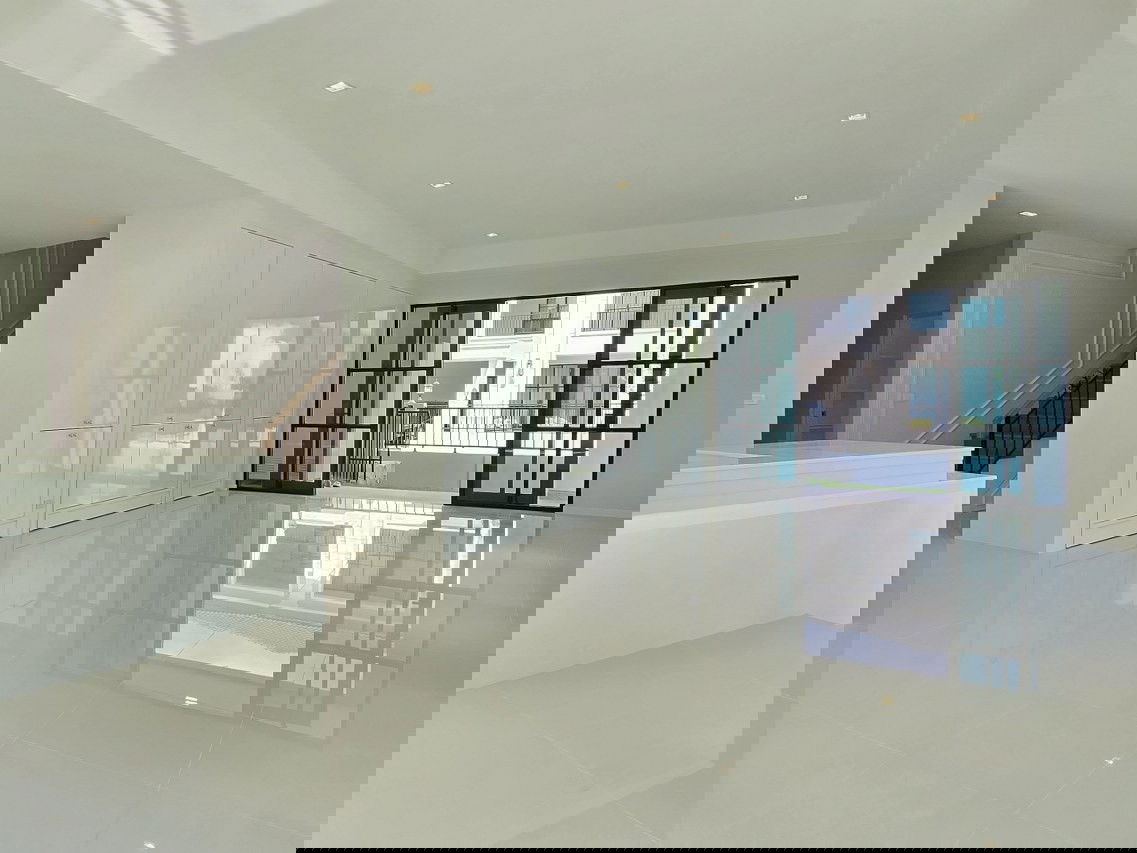 picture For sale: Resale detached house in Laddarom Phutthamonthon Sai 3 project, corner unit, near Central Salaya. - 6/19