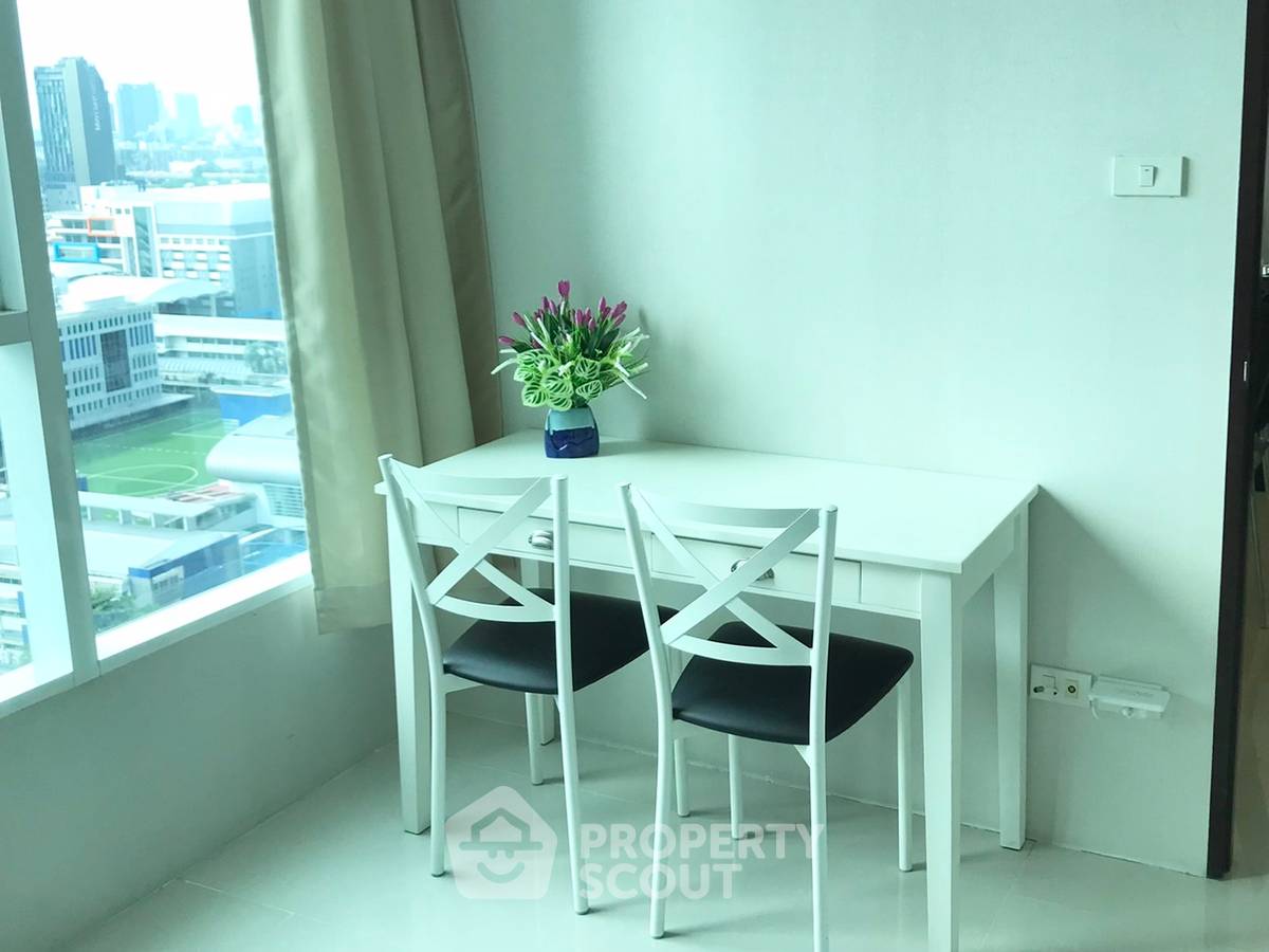 picture 2-BR Condo at Sukhumvit Living Town near MRT Phetchaburi (ID 886863) - 10/10