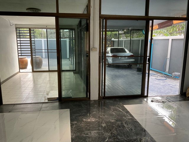 รูป HU7090 ทาวน์เฮ้าส์ให้เช่า วิภาวดีรังสิต กรุงเทพมหานคร - รูปที่ 2/8