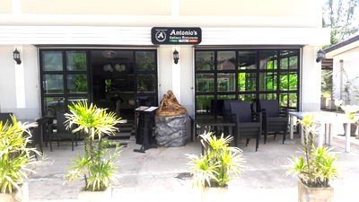 Retail spaces for rent Takua Pa Phangnga : Fully Furnished Restaurant available for rent at entrance of JW Marriott Khao Lak