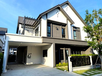 Houses for rent Bang Plee Samut Prakarn : RS4453 For Rent: CENTRO Bangna, Fully Furnished House on Large Land Plot, Ready to Move In