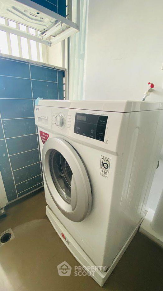 picture 2-BR Condo at The Room Sathorn near BTS Surasak (ID 450345) - 12/23