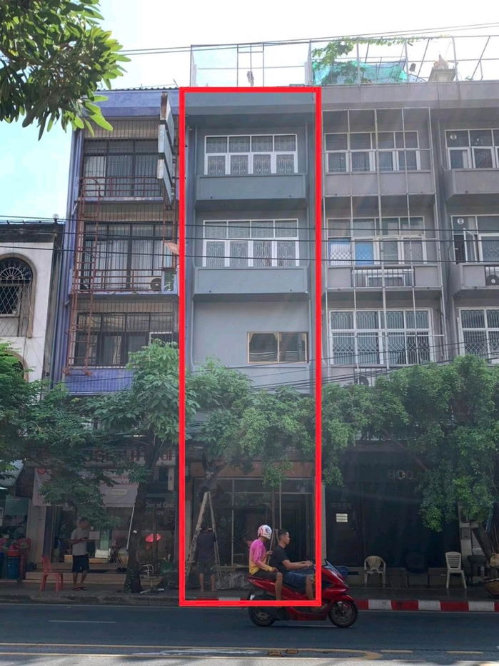 รูป ขายด่วน! อาคารพาณิชย์ 5 ชั้น (1 คูหา) ติดถนนเส้นปรีดี พนมยงค์ สุขุมวิท 71 ตึกรีโนเวทแล้ว - รูปที่ 1/6