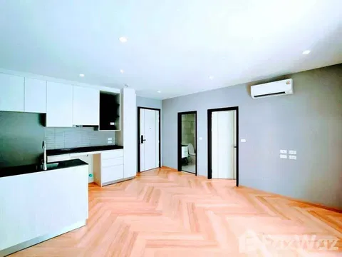 Rare Unit With Extra Large Balcony & Nice Pool View 5953016