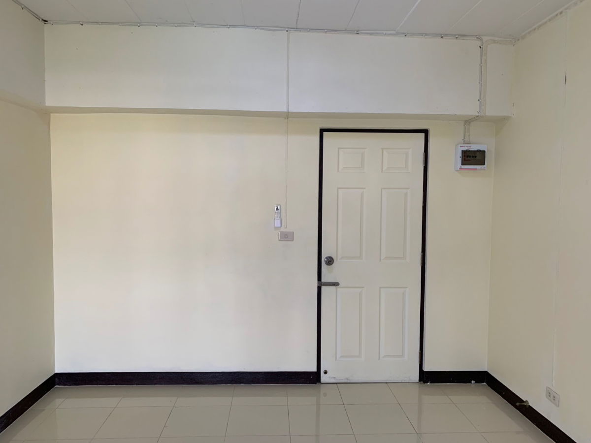 รูป ให้เช่าห้องชุด ลานดาวทาวเวอร์ คอนโดมิเนียม พร้อมเข้าอยู่ได้ทันที ห่างสถานีรถไฟฟ้า BTS ศรีเทพา เพียง 1.4 กม. ราคา 2,500 บาทต่อเดือน - รูปที่ 1/25