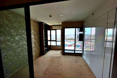 Condos for sale : For Sale : KnightsBridge Sky City Sapanmai near BTS Green Line ( Sai Yud station )